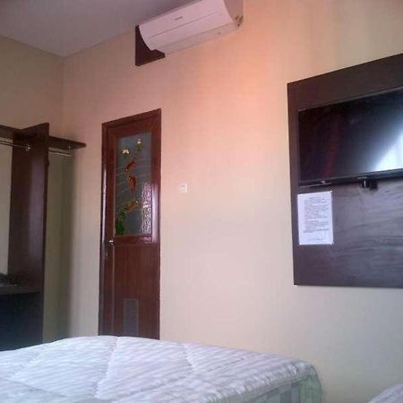 Erin Int Hotel Makassar Extérieur photo