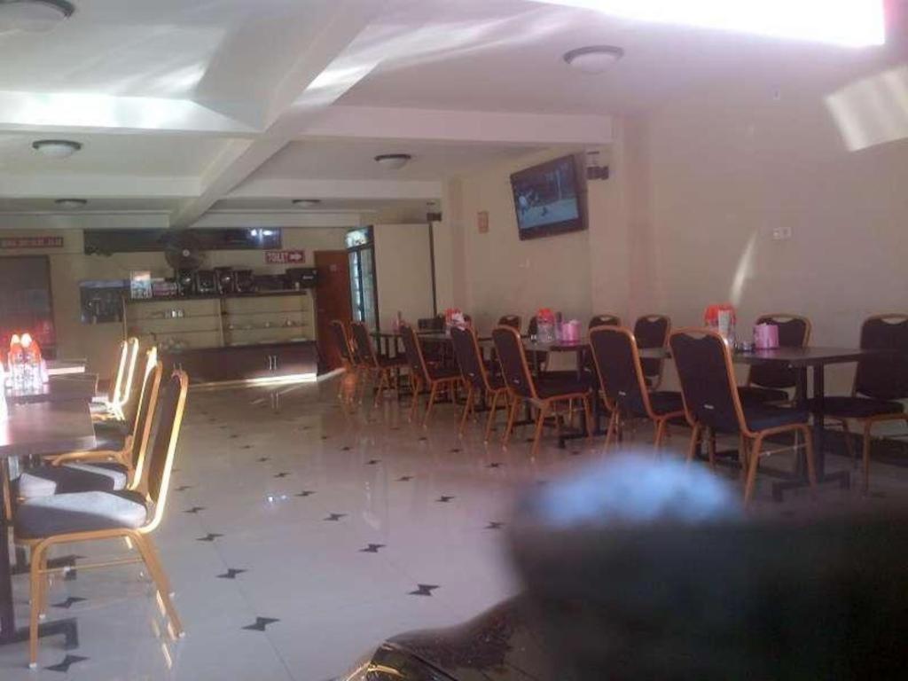 Erin Int Hotel Makassar Extérieur photo